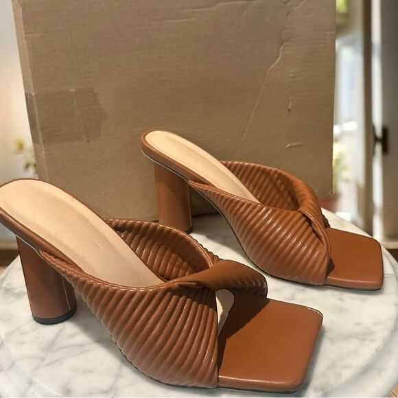 Gorgeous Twist Mule Slide Ribbed Heel Slip-on Square Toe Size 37 - Picture 9 of 16